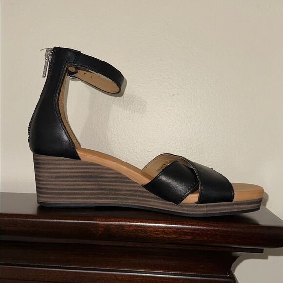 UGG 7.5 Black Tan Interior Cross Cross Ankle Strap Back Zip Wedge Sandals - Picture 2 of 11